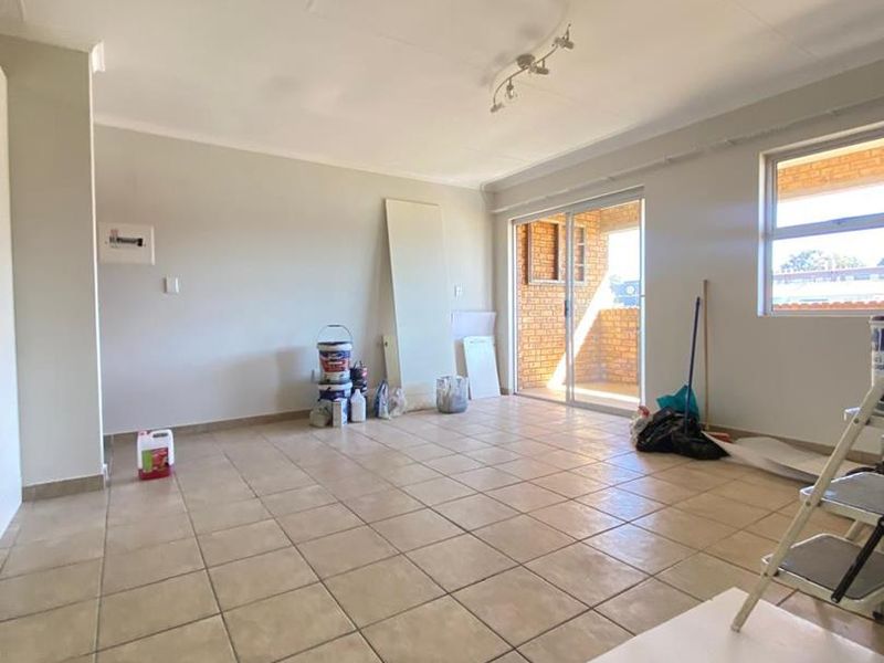 2 Bedroom Townhouse - Photo 2