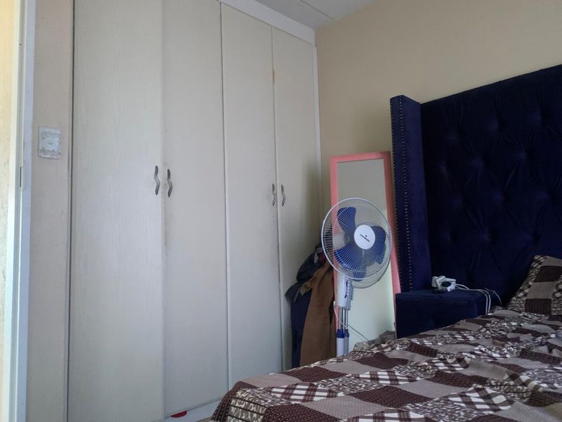 2 Bedroom apartment for sale in Aeroton, Johannesburg South. - Photo 6