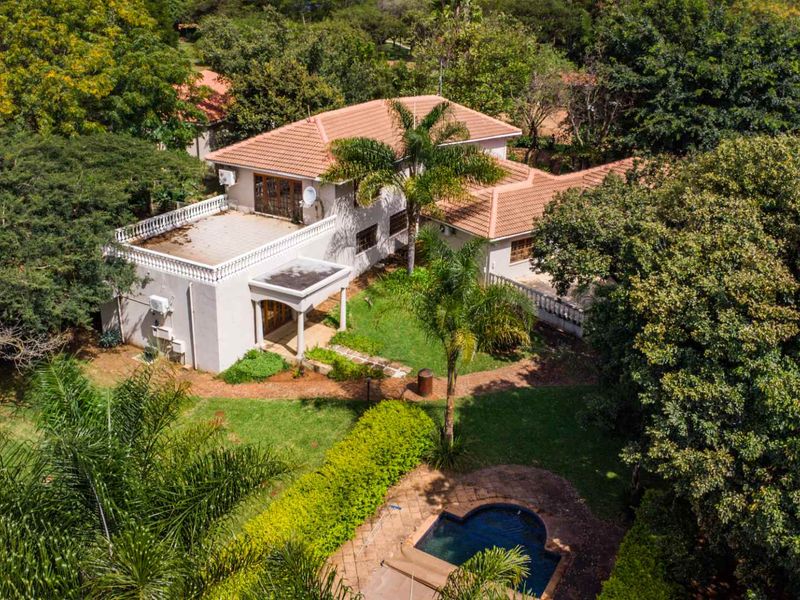 Elegant Country Living on Expansive Zwavelpoort AH Grounds - Photo 3