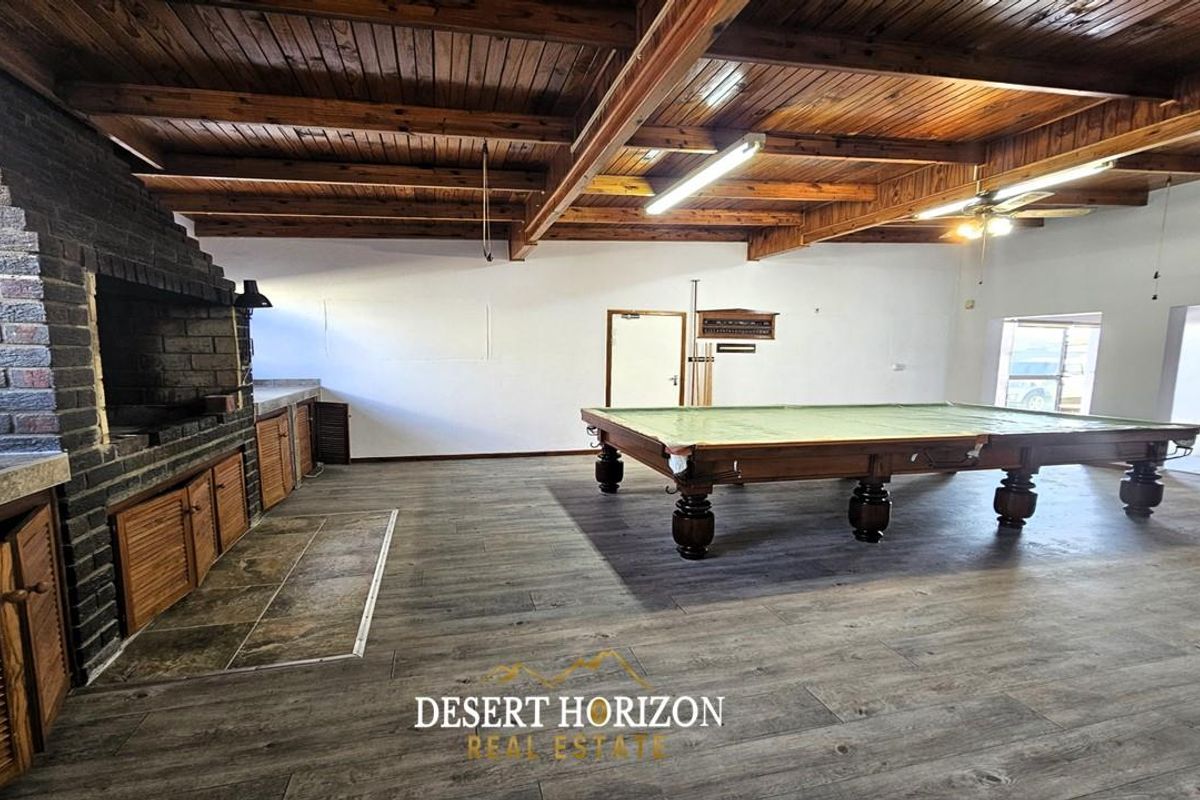 Henties , Central | 6 Bedroom House For Sale - Photo 2