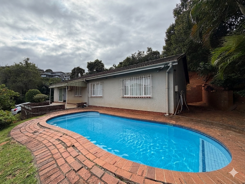 Hendra - Spacious Family Home in Prime La Lucia Location - Photo 1