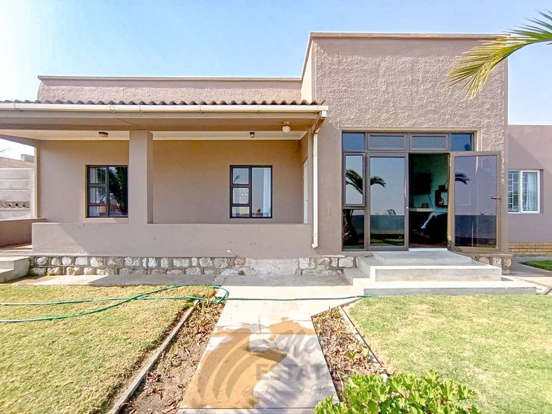 Seafront Home For Sale in Vineta, Swakopmund - Photo 2