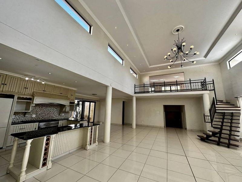 House For Sale in Suiderhof - Photo 2