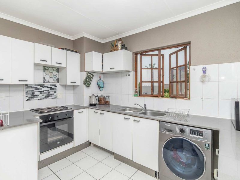 *where luxury and style compliment health and outdoor living* - Photo 9