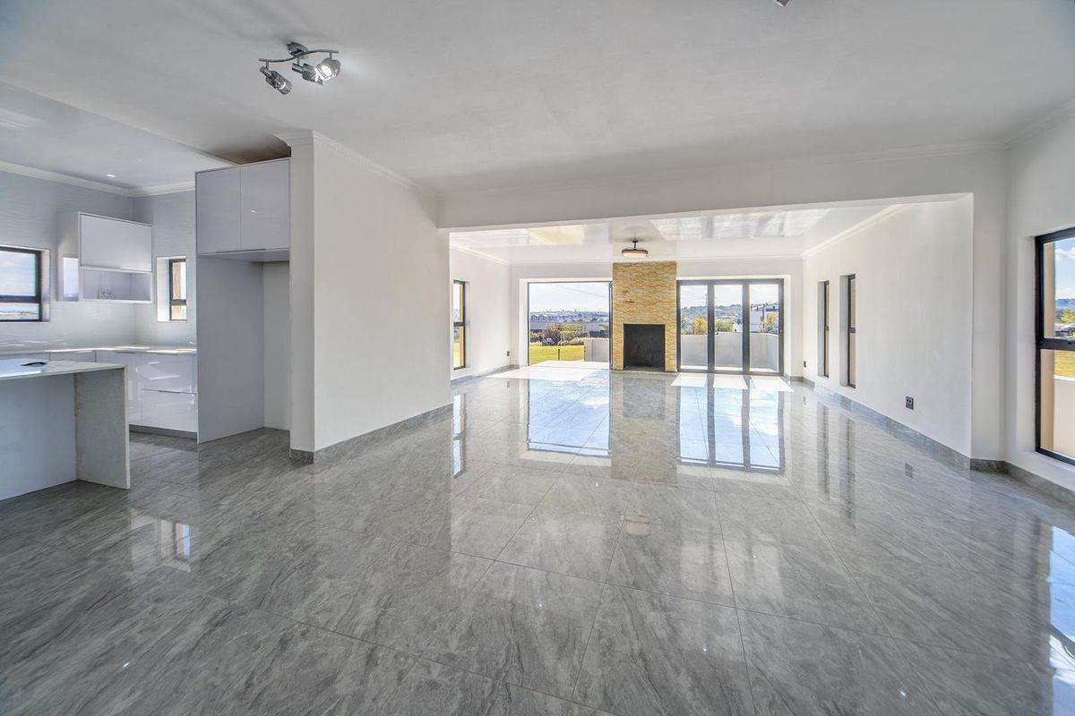 Brand New Contemporary Family Home in Helderfontein Estate - Photo 3
