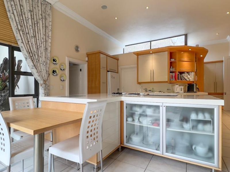 Natures Valley Estate - Most Exclusive home with a Garden of Eden Setting - Photo 9