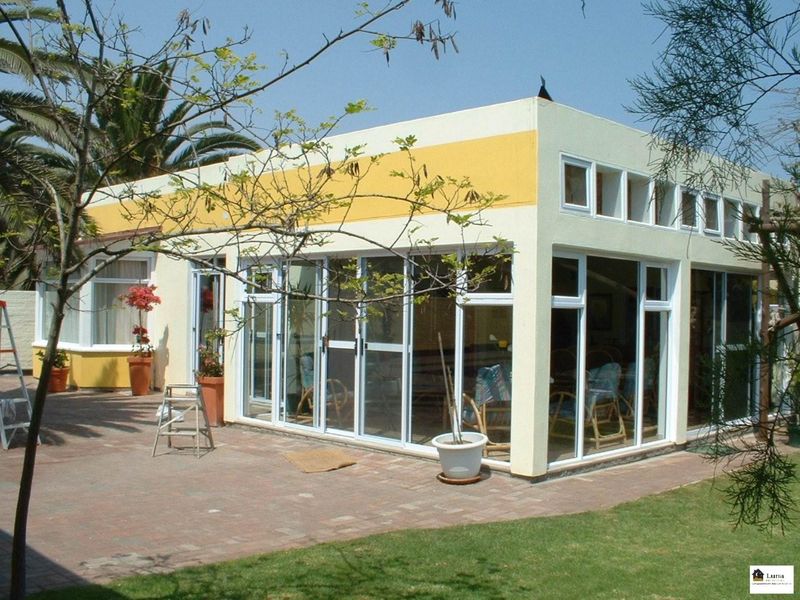 HOUSE PLUS FLAT WITH 14 ROOMS & OFFICE RIGHTS - Photo 3