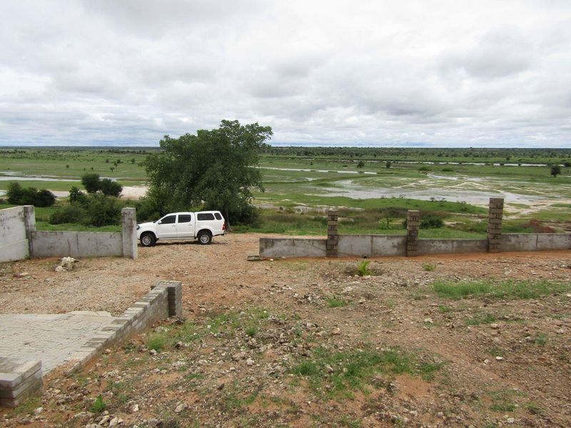 1 x 6 BEDROOM DOUBLE-STOREY HOUSE & 8 x 2 BEDROOM FLATS FOR SALE IN RUNDU: - Photo 3
