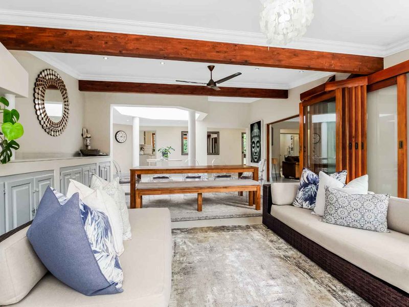 STUNNING, STYLISH, SUN-DRENCHED FAMILY HOME - TOO GOOD TO IGNORE - Photo 9