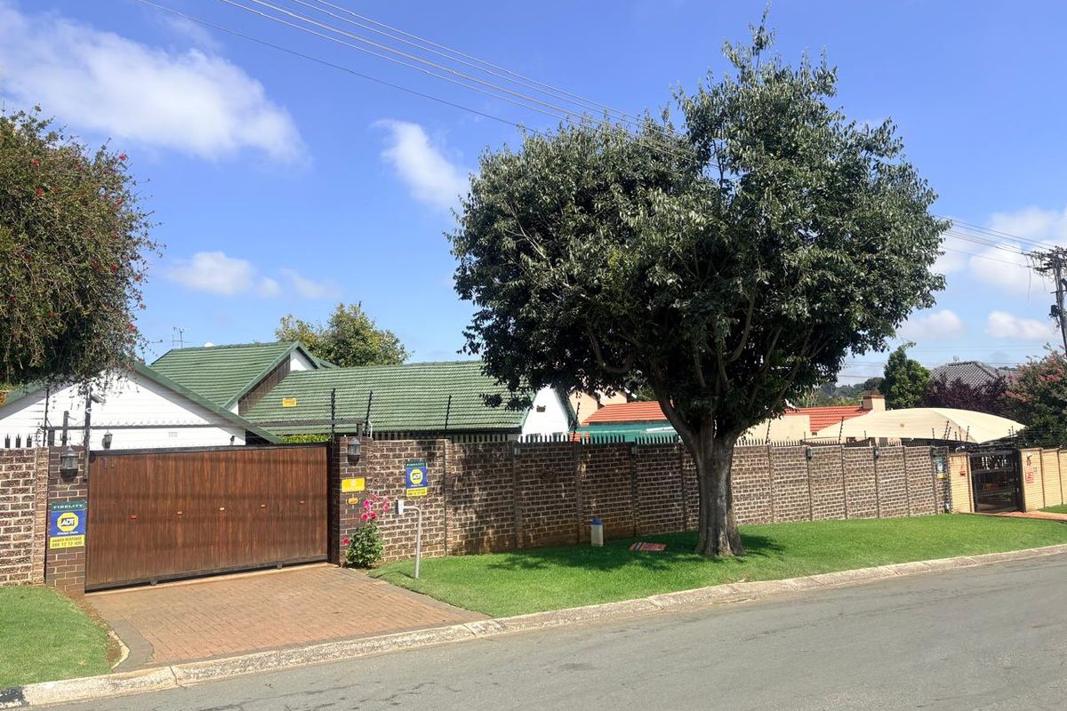 Secure suburban living - Photo 2