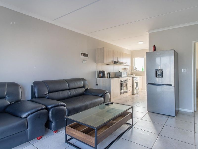 Neat & Practical 2-Bedroom Apartment for Sale - Photo 7