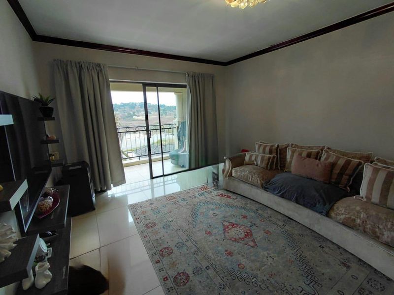 Charming 2-Bedroom Apartment in Cedar Acres Estate - Photo 9