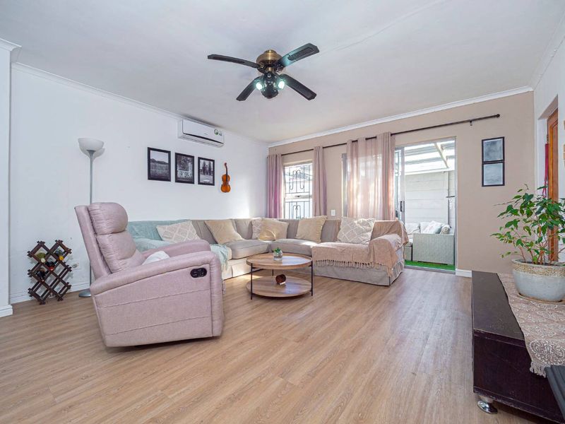 Freestanding 3-Bedroom Home with Separate Entrance - Photo 4