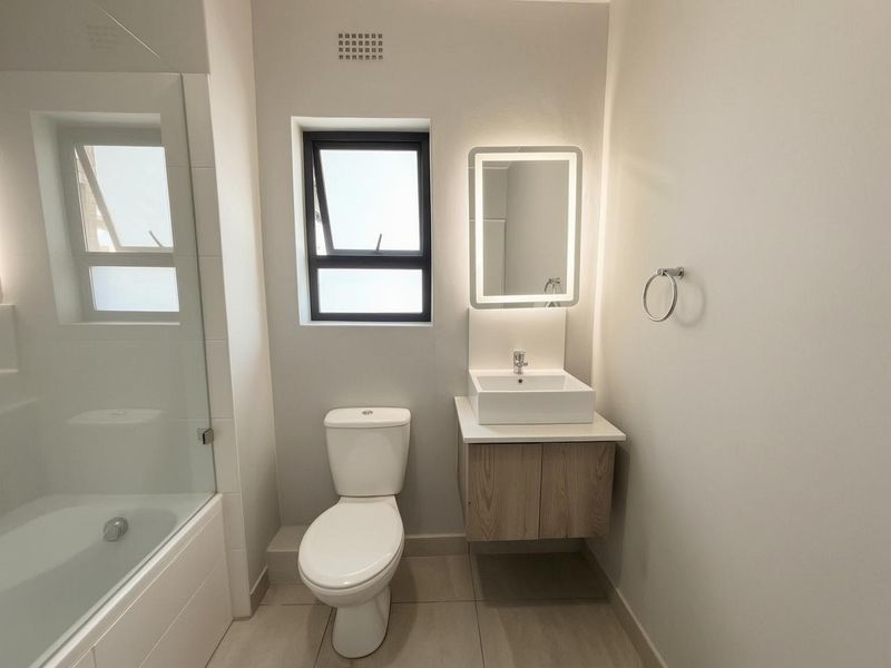 Investor Opportunity | Modern 2-Bedroom Apartment in Rivergate - Tenanted & Income Generating - Photo 10