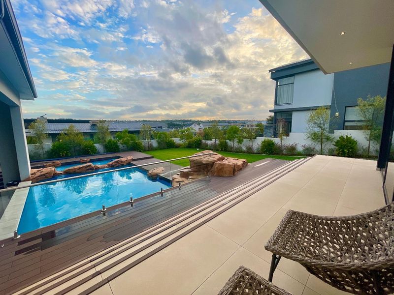 Stunning Five Bedroom Home Available in Waterfall Country Estate - Photo 6