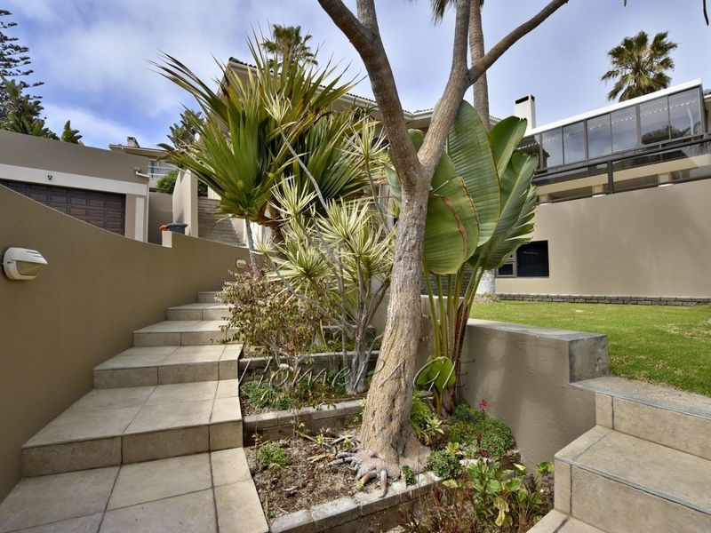 Central, Swakopmund:  Luxury Mansion is for Sale. - Photo 2