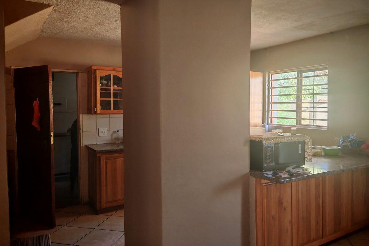 Charming Townhouse For Sale - Photo 4