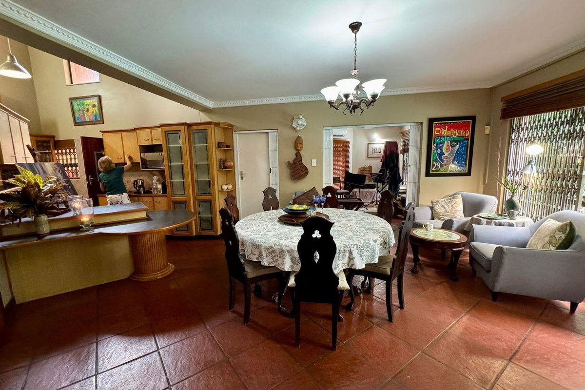 Spacious 4-Bedroom Family Home with Pool in Meer En See - Photo 3