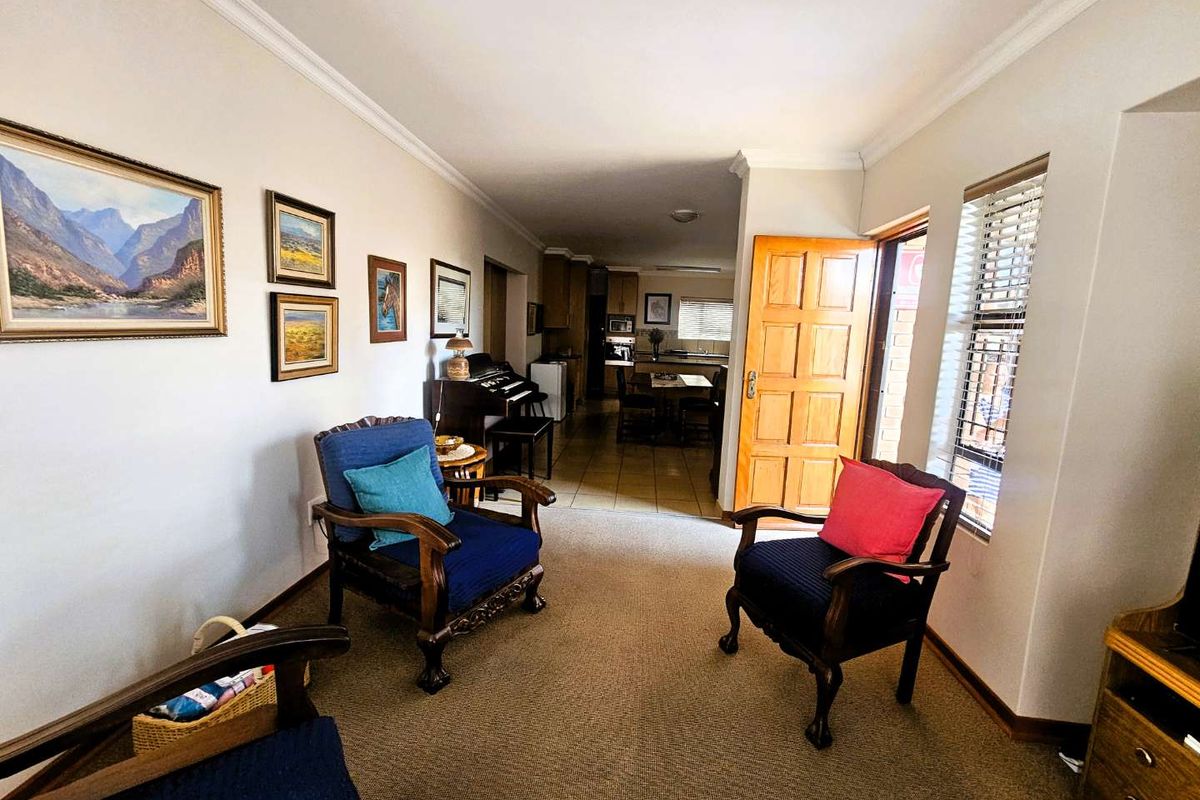 Modern 1-Bedroom Townhouse — Ideal Retirement Living, 100m from Stirling Hospital - Photo 5