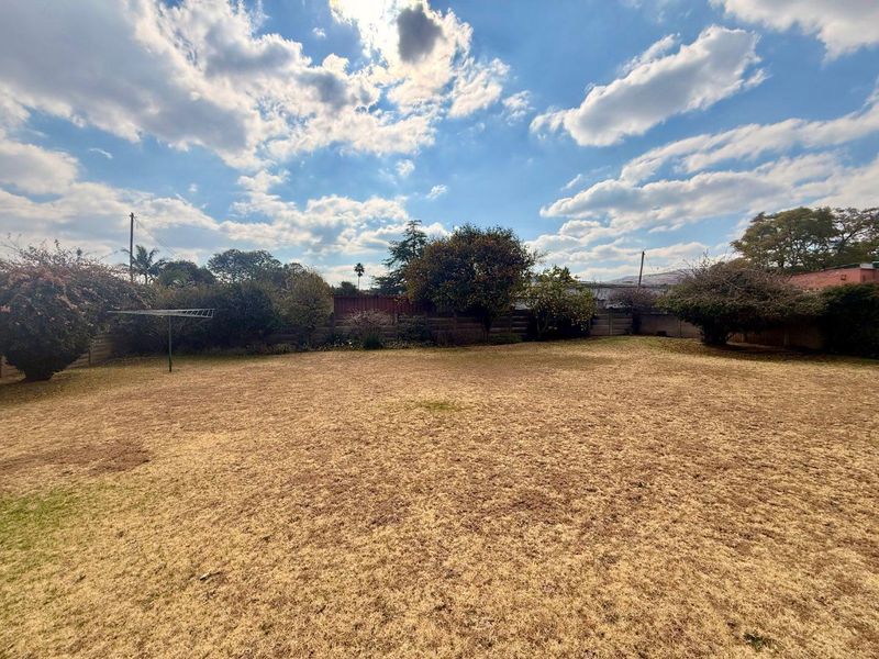 5 bedroom house for rental in vryheid - Photo 4