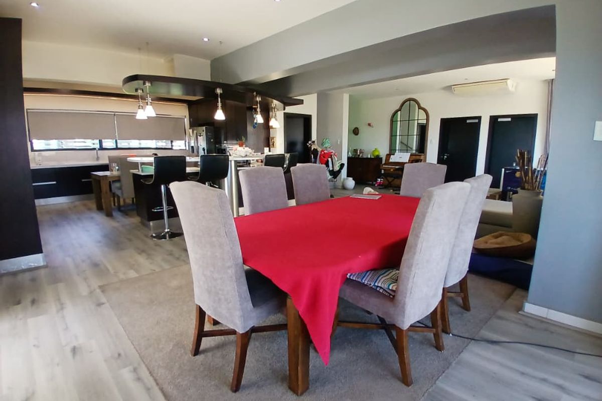 Modern Hilltop Home with Panoramic Windhoek Views - KLEINE KUPPE - Photo 3