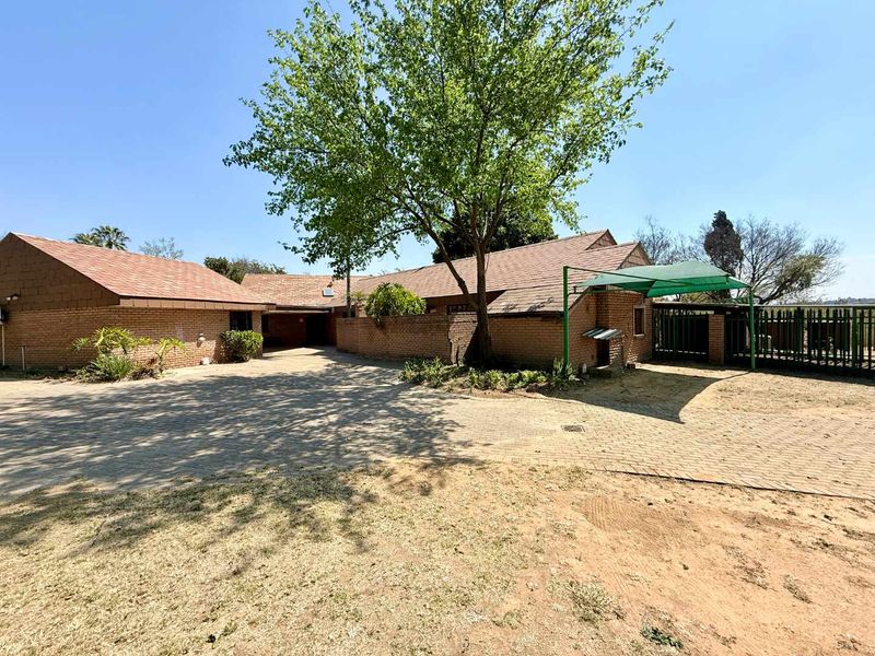 Fantastic income-generating agricultural property with general store trading rights in the heart of Glenferness AH. - Photo 10