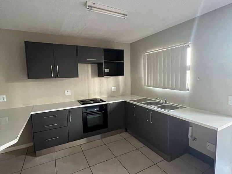 FLAT FOR SALE📍 Middle Crest -Rocky Crest - Photo 8