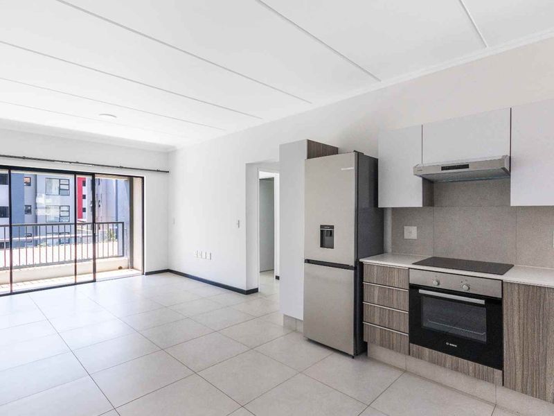 Two Bedroom Apartment in Secure Estate - Photo 3