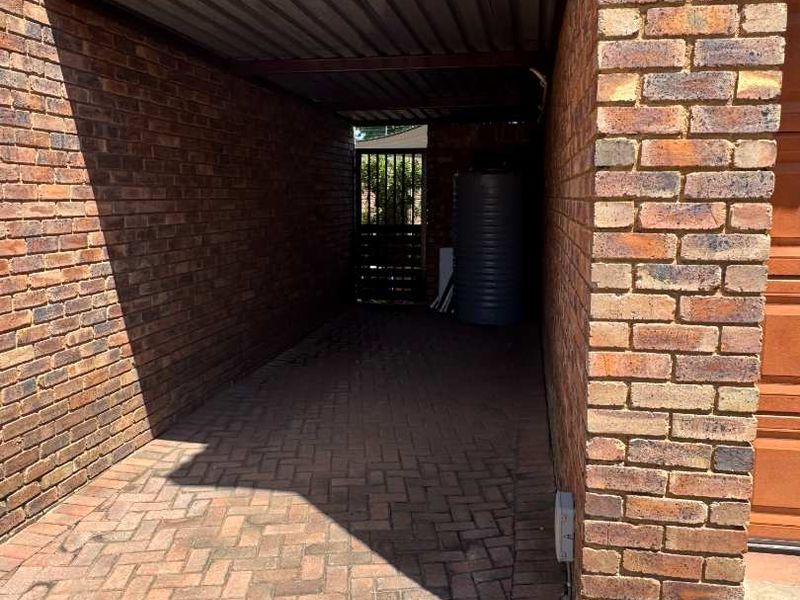 Duplex Townhouse for Sale - Photo 3