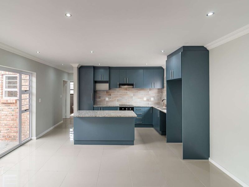 Fairview Modern Facebrick Newly Built Property - Photo 7