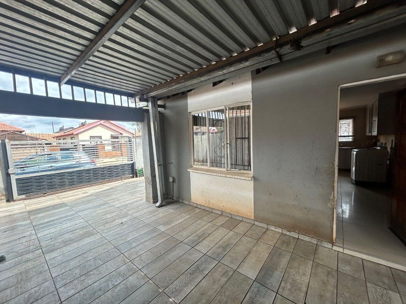 4 Bedroom Family House in Rosslyn Gardens - Photo 4