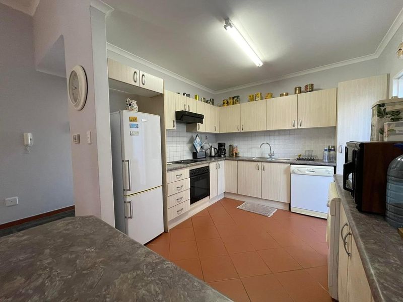 ONE LEVEL TOWNHOUSE FOR SALE - Photo 9