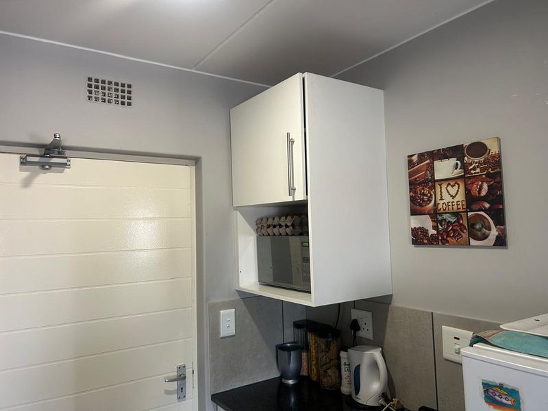 Proteas@Calyville, 2 Beds, 1 Bath -R 620 000 - Photo 4