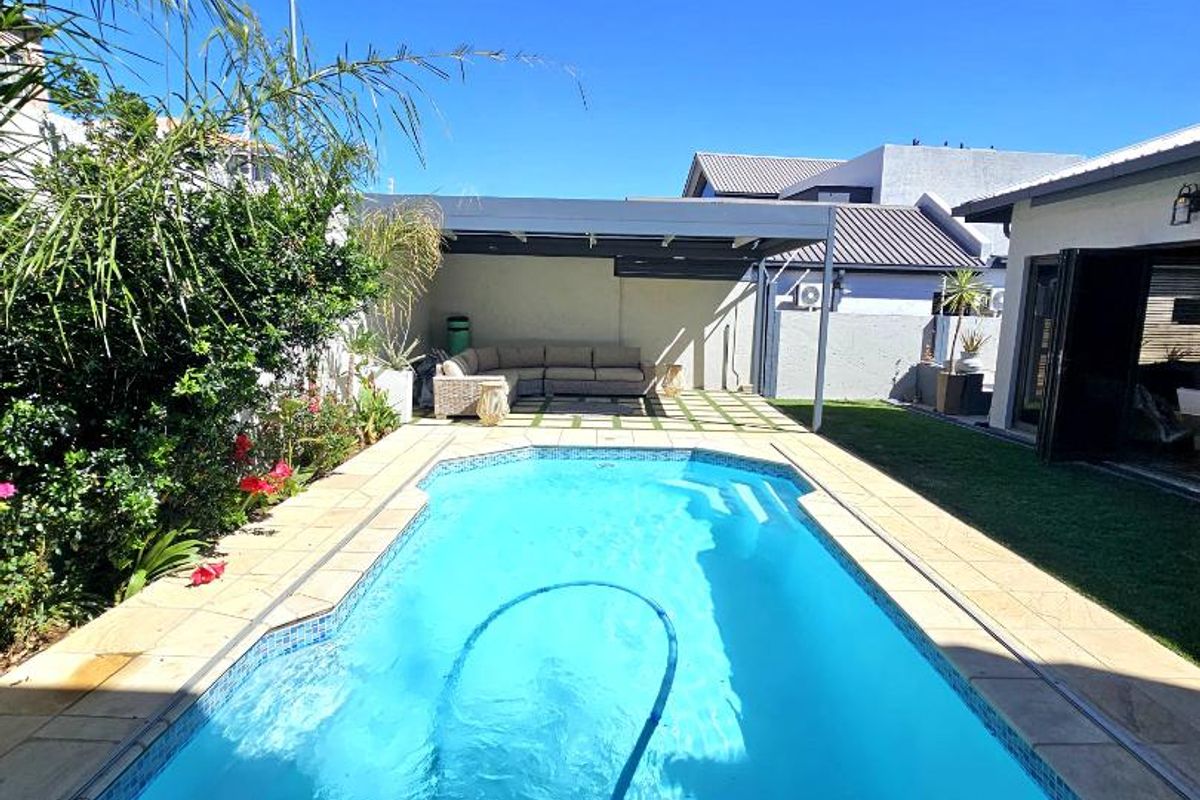 Immaculate 4-Bed Home with Pool & Office, Move-In Ready - Photo 3