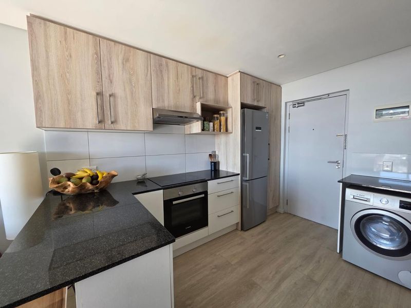 One Bed with Sea Views in Woodstock Quarter - Photo 2