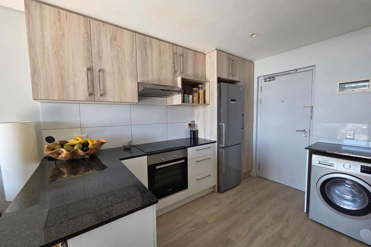 One Bed with Sea Views in Woodstock Quarter - Photo 2