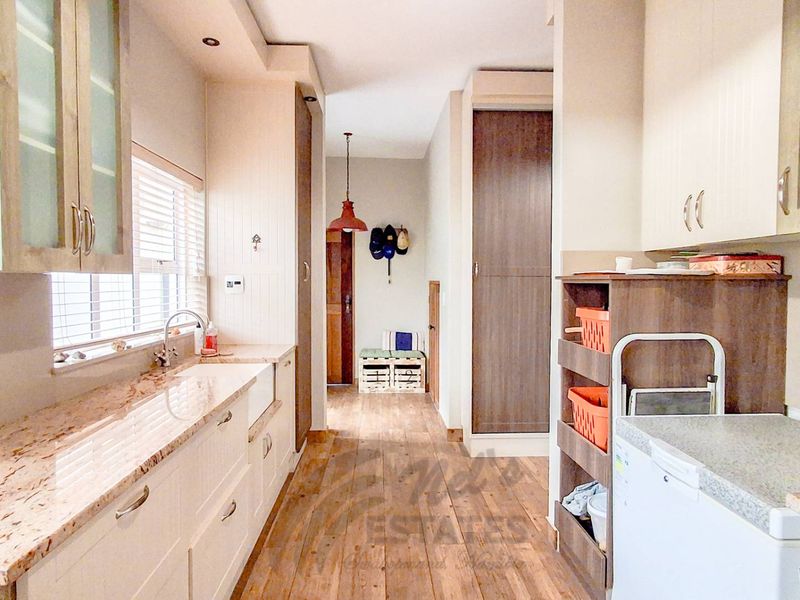 Luxurious Furnished Home For Sale in Waterfront, Swakopmund - Photo 10