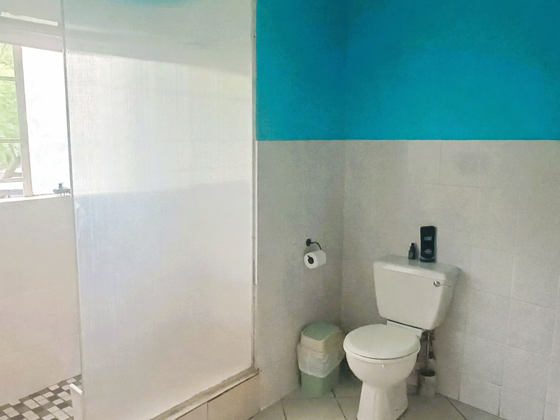 A Hidden 2- Bedroom Gem in Jacaranda Lane – Space, Charm & Lifestyle - Photo 8