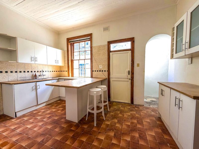 Large house - 1 month to 12 month rental - Photo 10