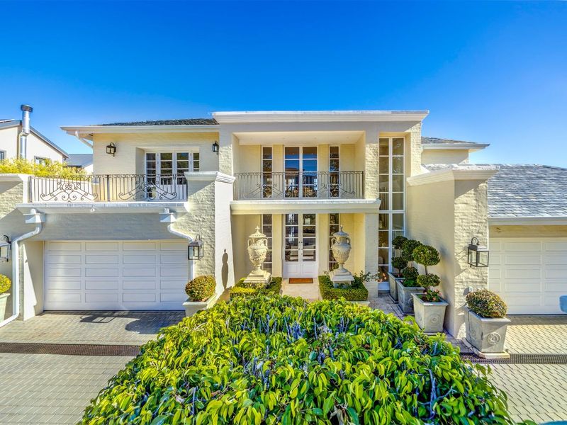 Elegant Four Bedroom Fully Furnished Home for Rent in Waterfall Country Estate - Photo 2