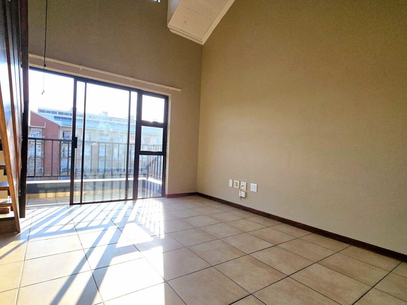 Loft Apartment in a Secure Complex - Photo 4