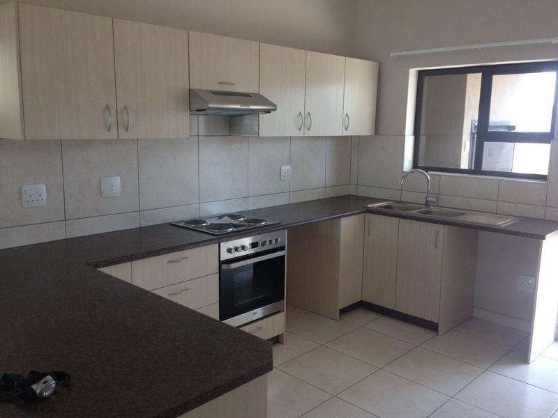 Acacia Vale 2 Bedroom - Photo 2