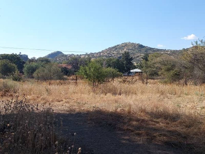 Charming Property with Versatile Spaces and Amenities - Photo 3