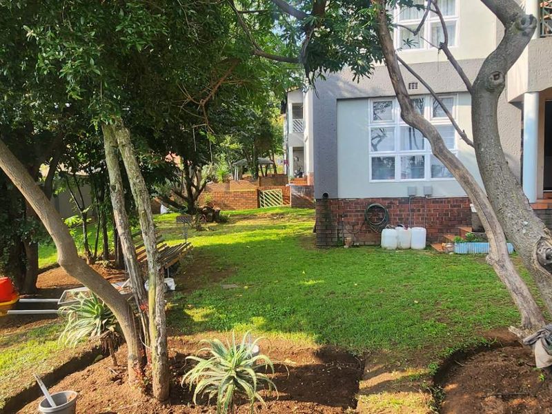 Ground floor modern two bedroom townhouse in Winchester Hills - Photo 2