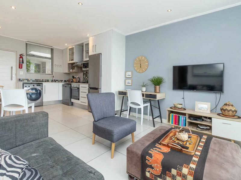 STUPENDOUS FULLY FURNISHED 2 BED 2 BATH APARTMENT FOR SALE IN THE ICONIC APEX IN ROSEBANK - Photo 9