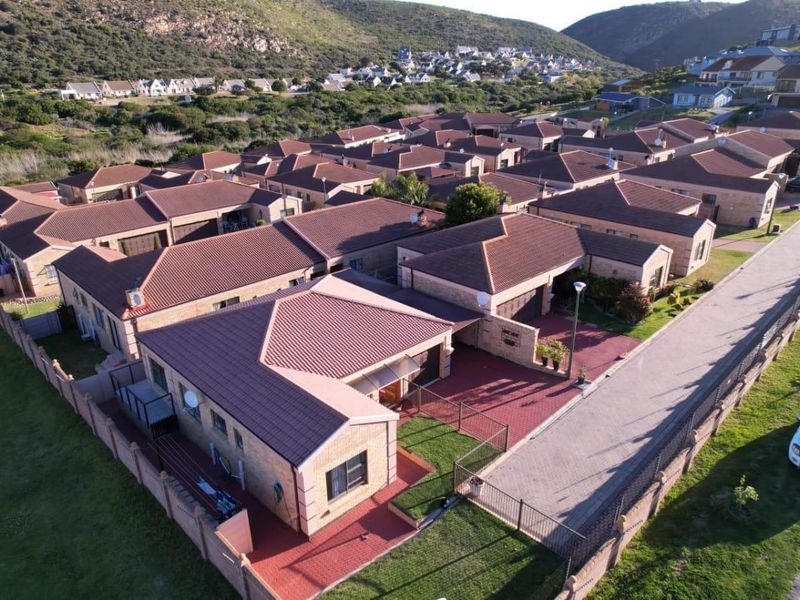 Low maintenance townhouse on sought after area - Photo 5