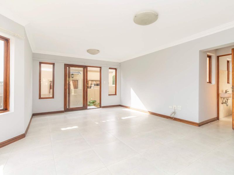 Freestanding 2 Beds, 2 Baths in the heart of Kyalami - Photo 2