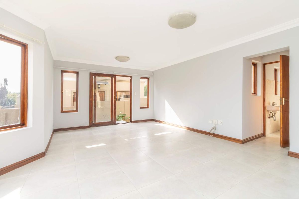 Freestanding 2 Beds, 2 Baths in the heart of Kyalami - Photo 2