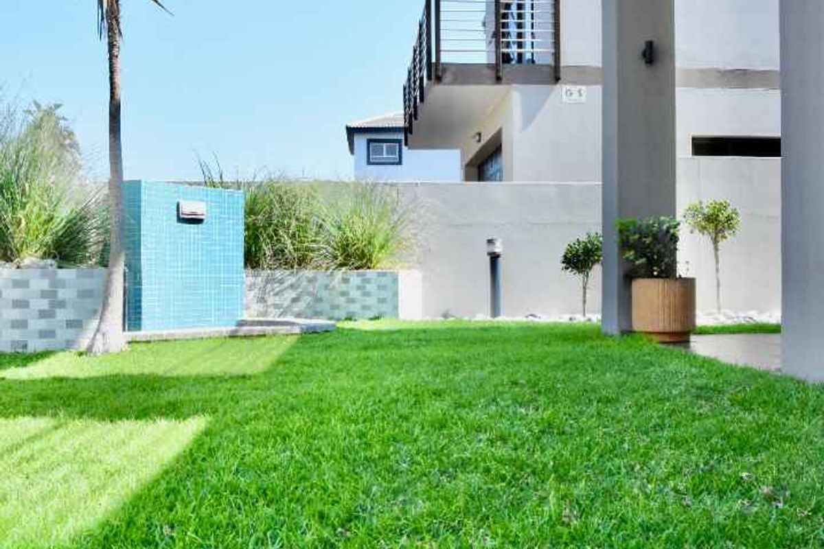 Spacious 4-Bedroom Family Home with Boma & Jacuzzi in prime location - Photo 5