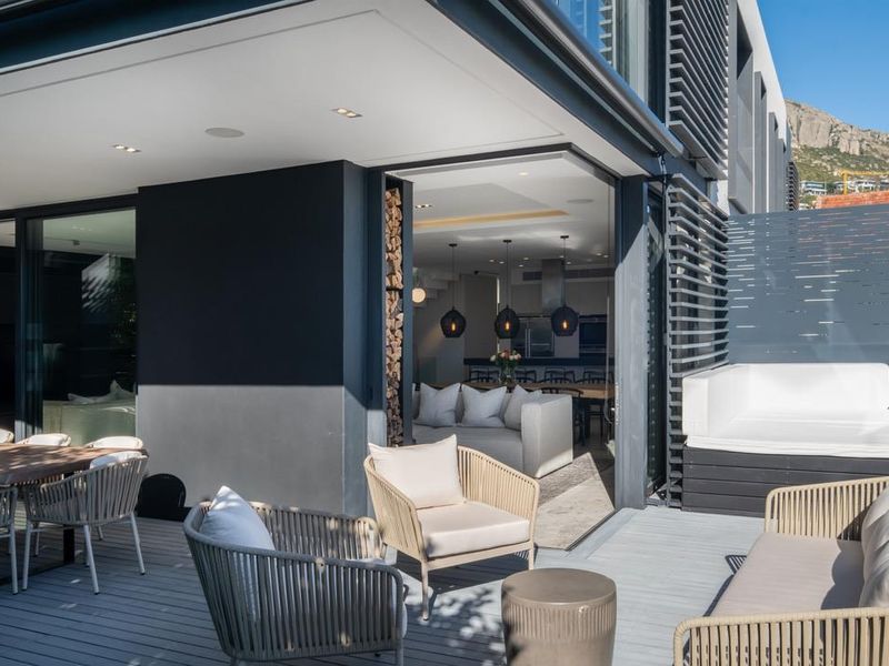 Stylishly Sleek - Photo 9